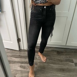 BLACK HIGH RISE DENIM